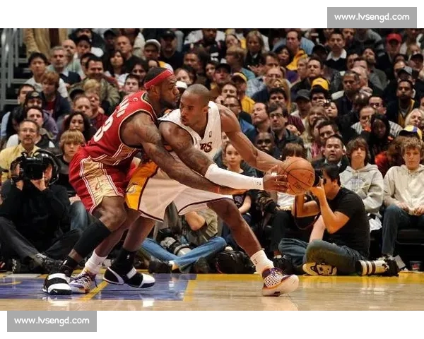 詹姆斯vs科比时代对决谁才是篮球历史第一人巅峰十年全景解析